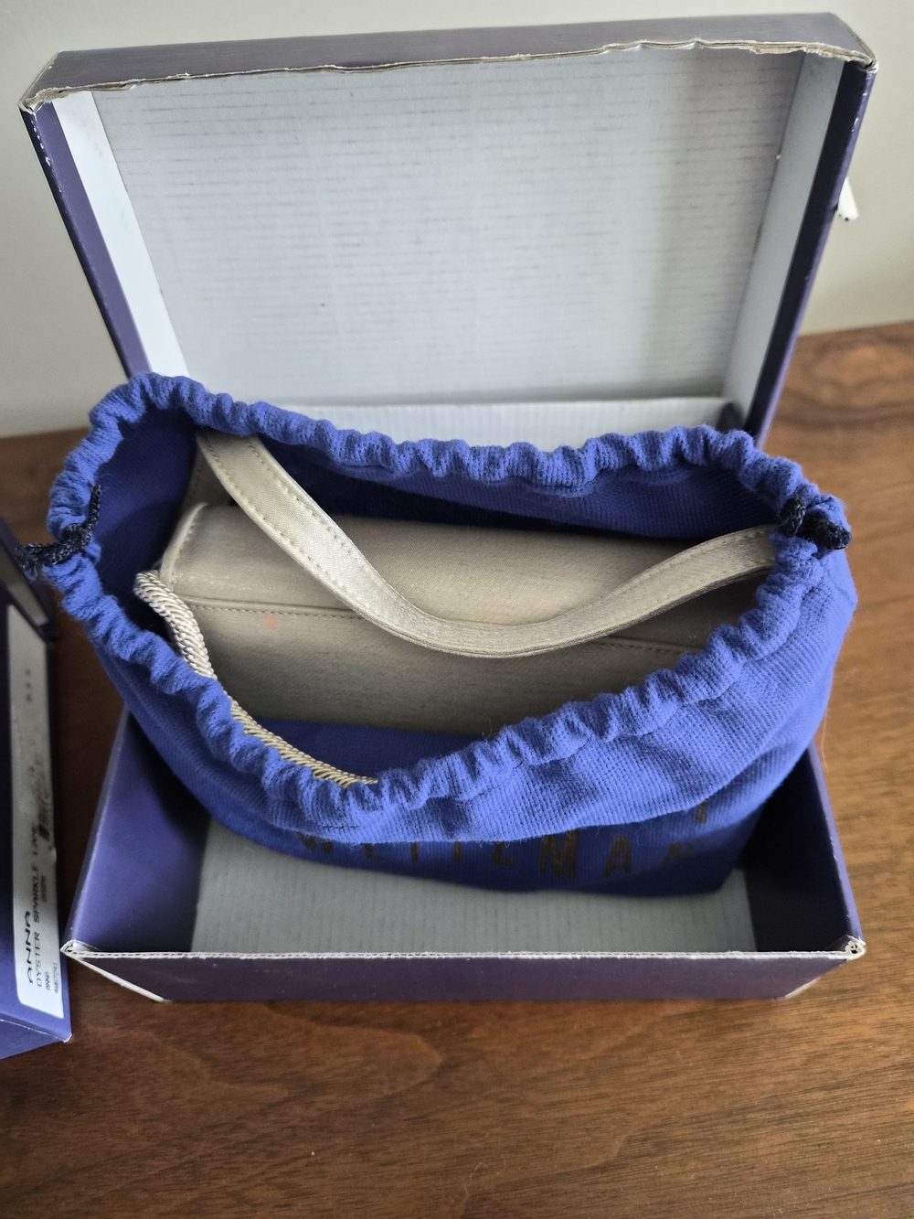 Stuart Weitzman - Picture 10 of 11